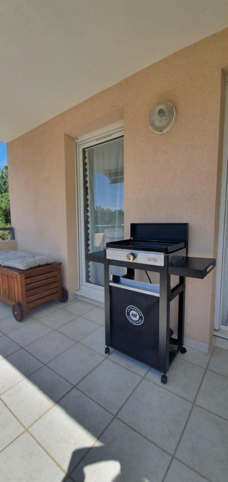 T2 In Lavandou - With Swimming Pool Apartment