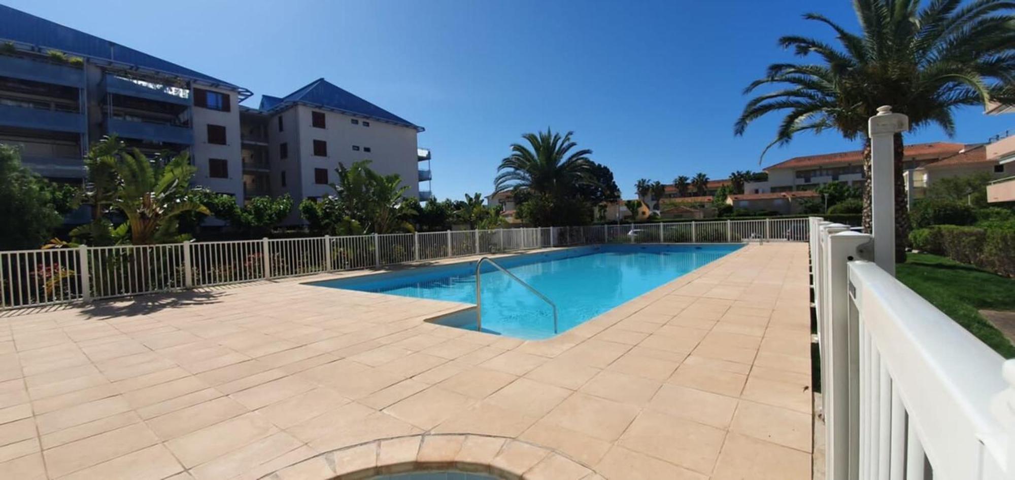 Apartment T2 In Lavandou - With Swimming Pool Le Lavandou