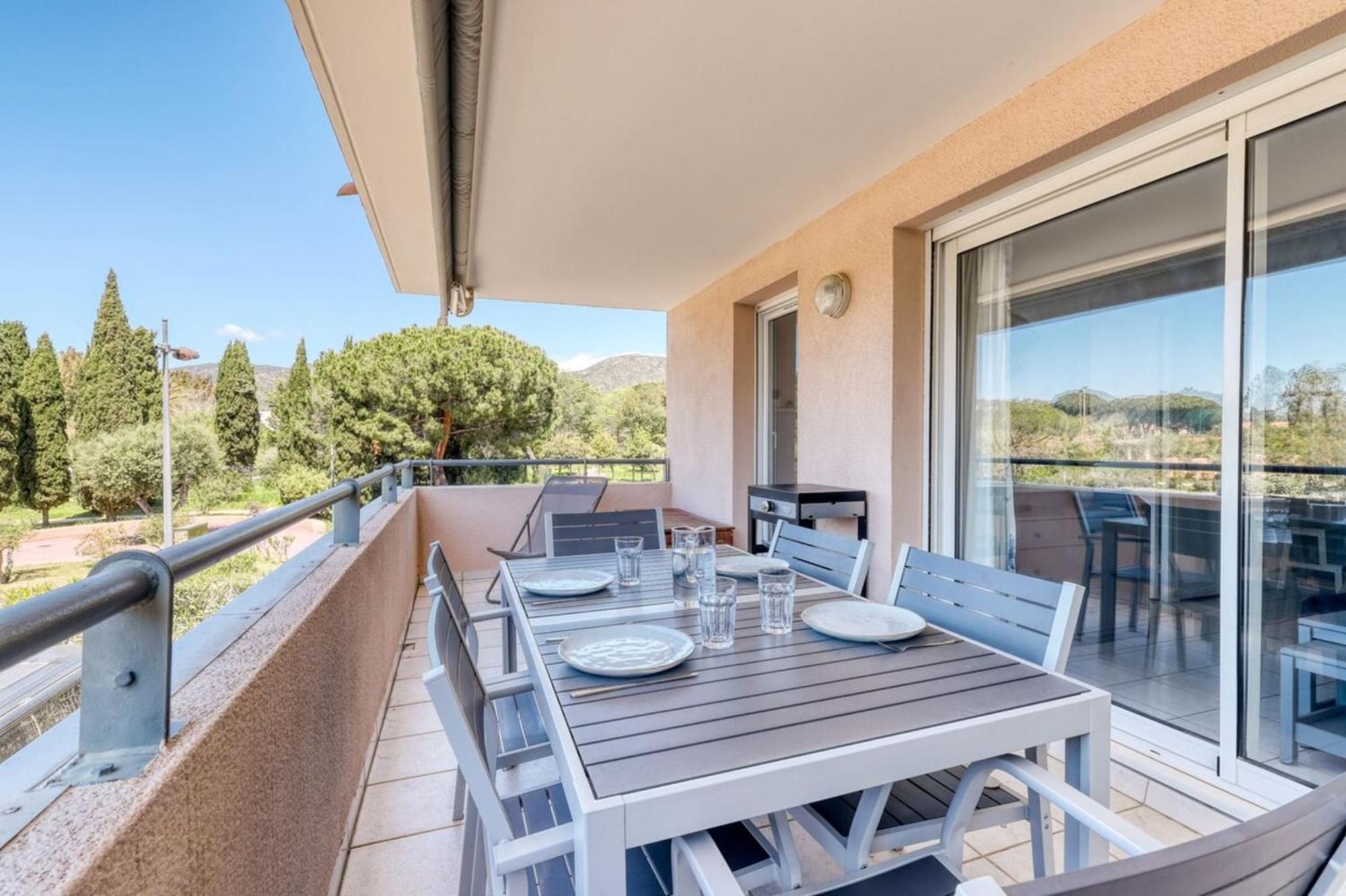 T2 In Lavandou - With Swimming Pool