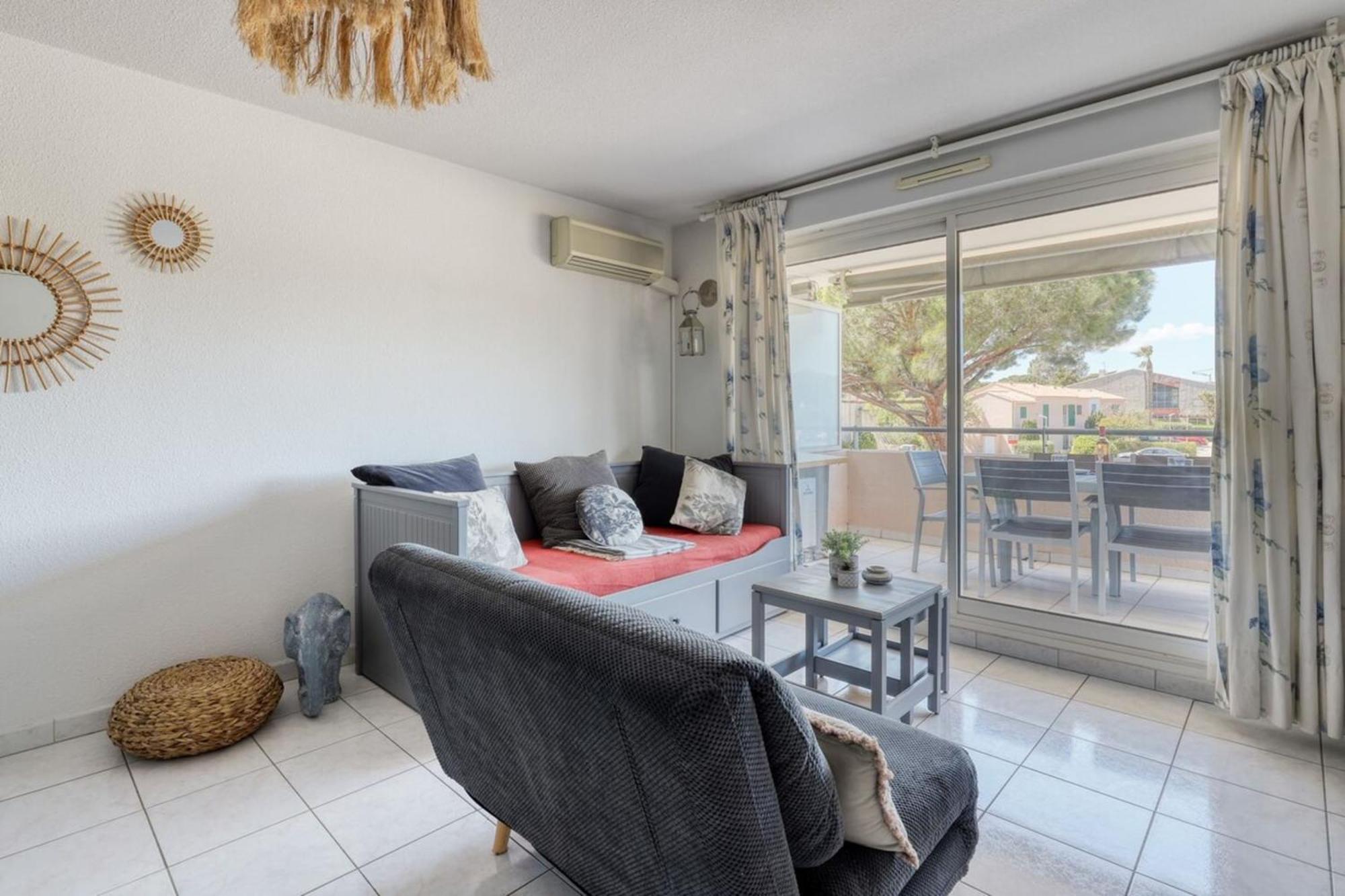 Apartment T2 In Lavandou - With Swimming Pool *